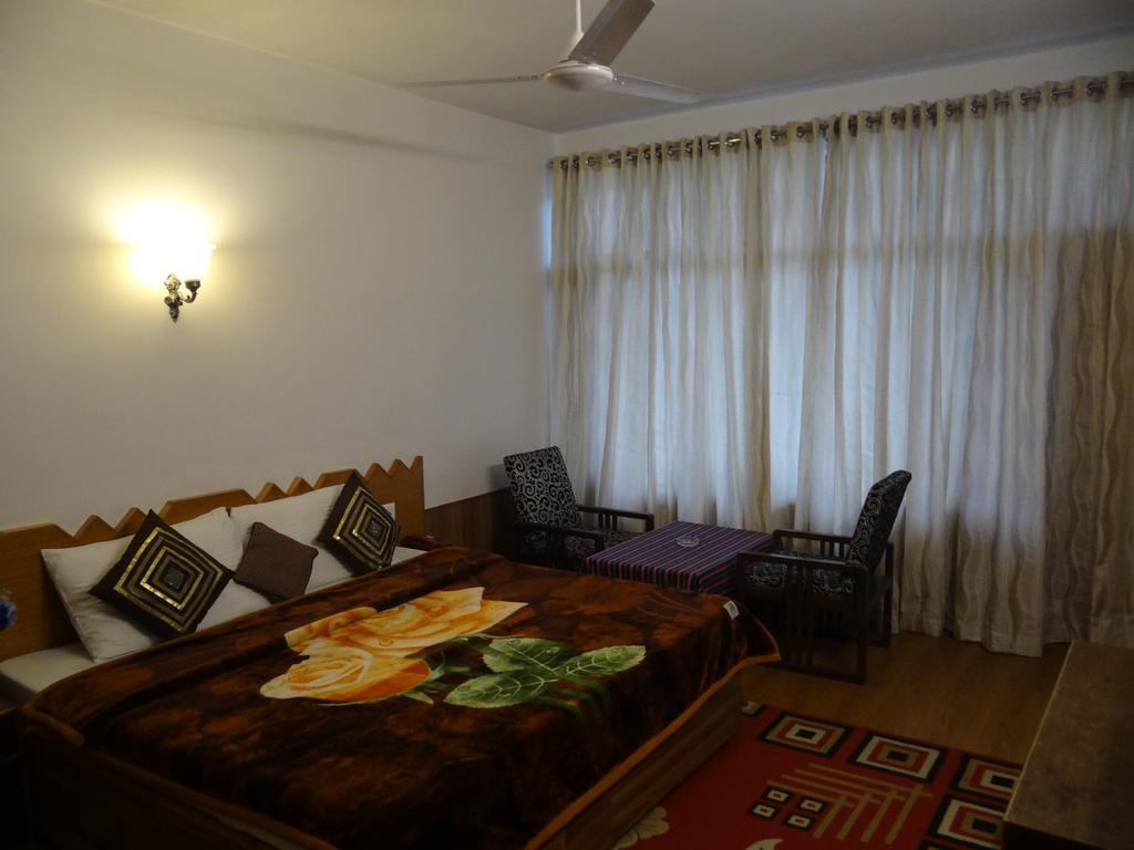 Hotel Natraj Manali Dharamshala Camera foto