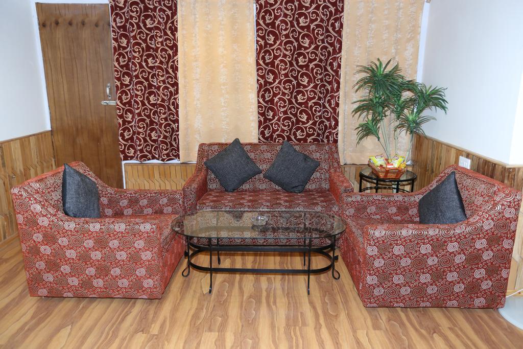 Hotel Natraj Manali Dharamshala Camera foto
