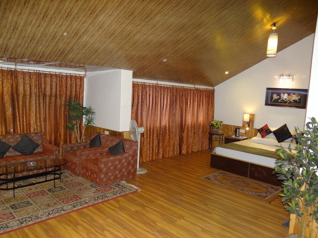 Hotel Natraj Manali Dharamshala Camera foto